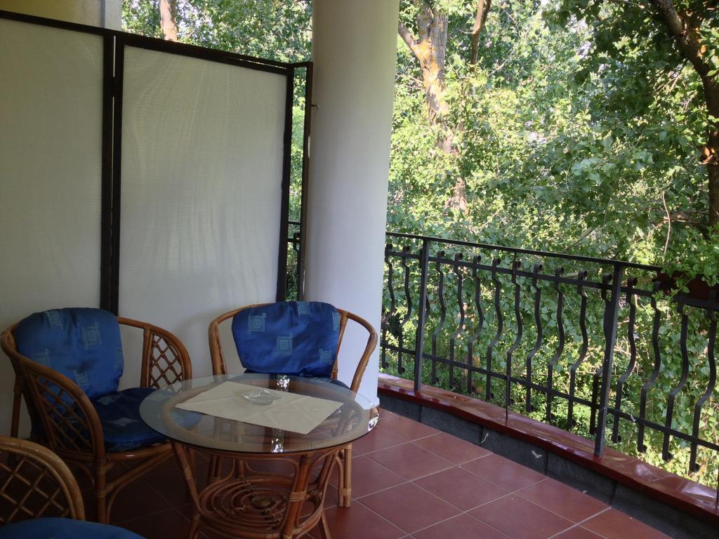 Club Topaz Apartments Нептун Стая снимка