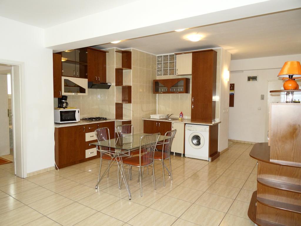 Club Topaz Apartments Нептун Стая снимка