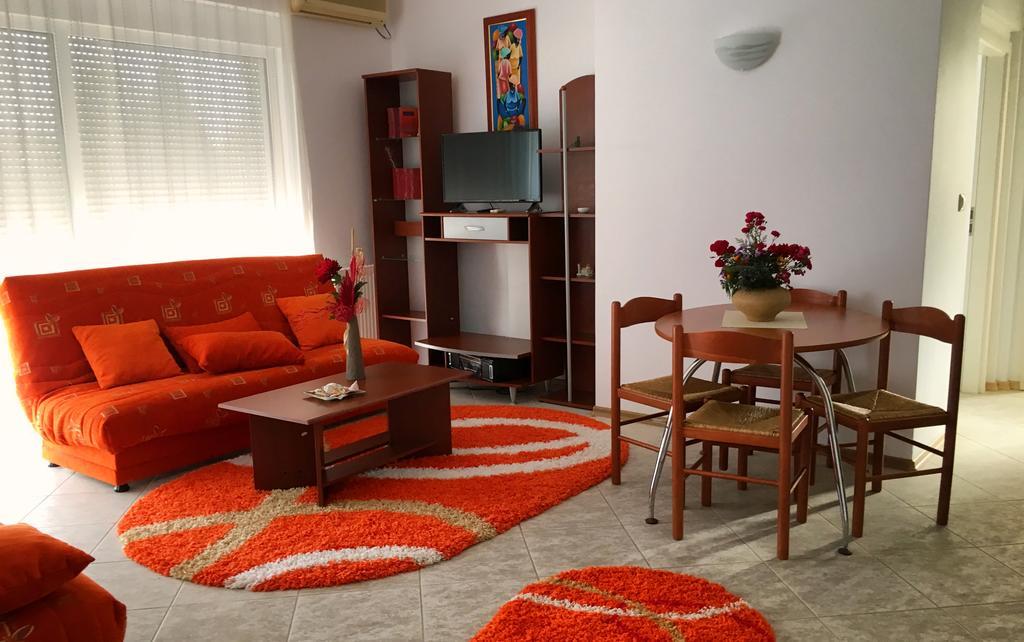 Club Topaz Apartments Нептун Екстериор снимка