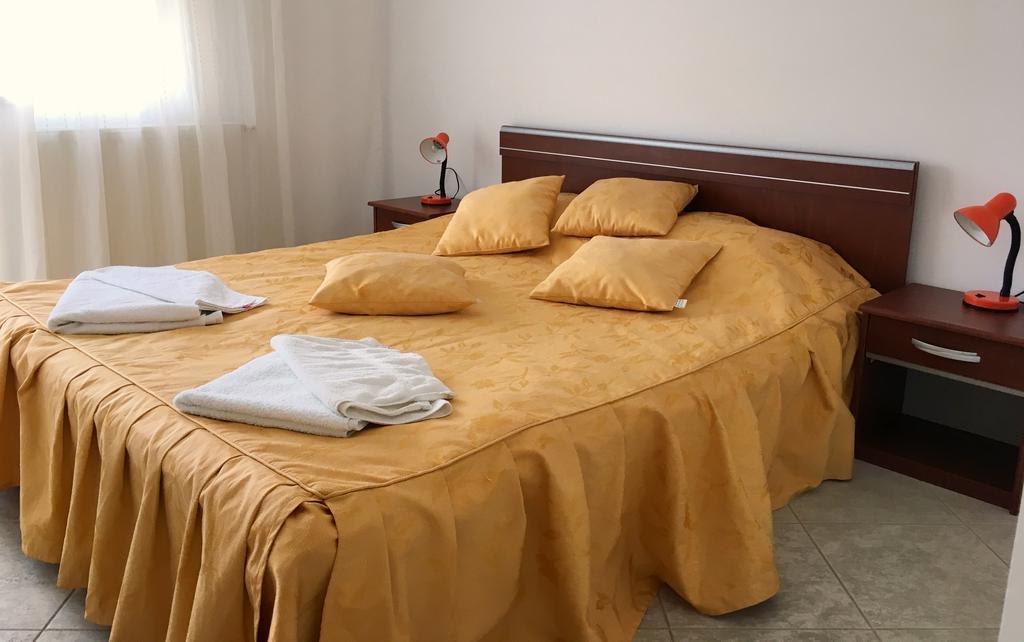 Club Topaz Apartments Нептун Екстериор снимка