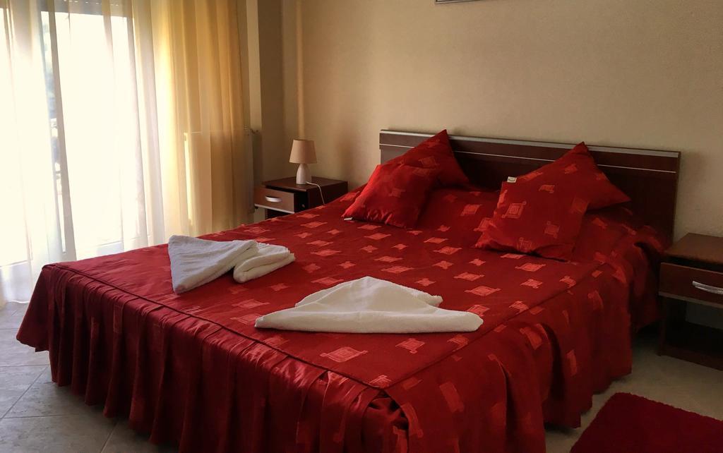 Club Topaz Apartments Нептун Екстериор снимка