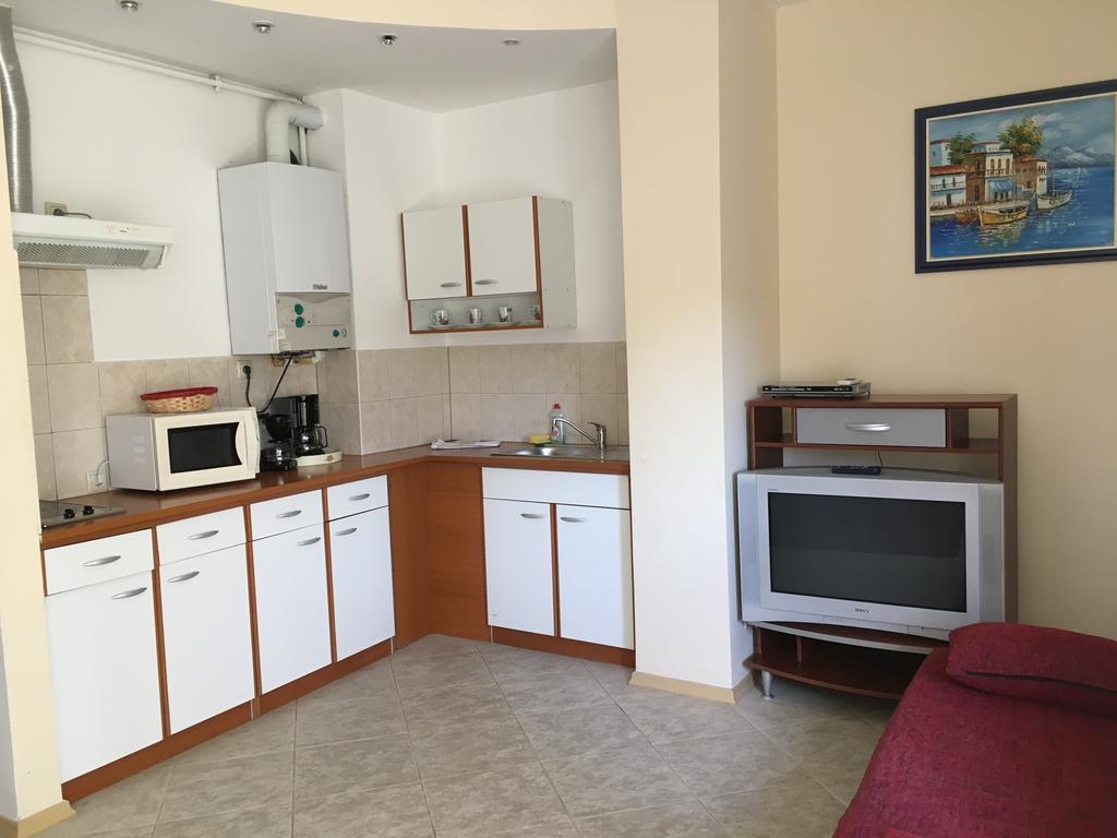 Club Topaz Apartments Нептун Стая снимка