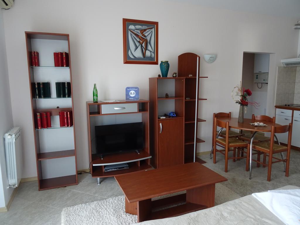 Club Topaz Apartments Нептун Екстериор снимка
