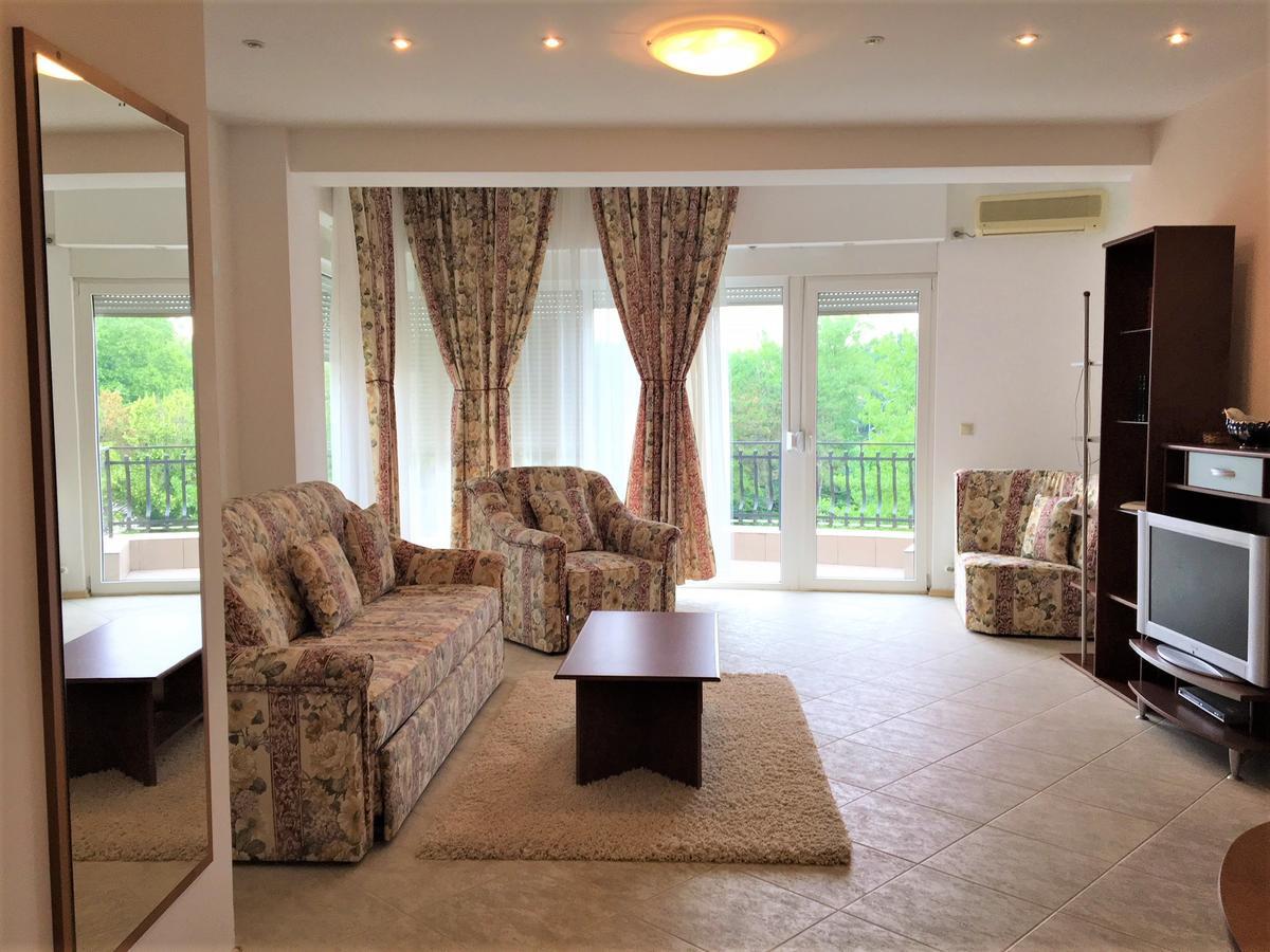 Club Topaz Apartments Нептун Екстериор снимка